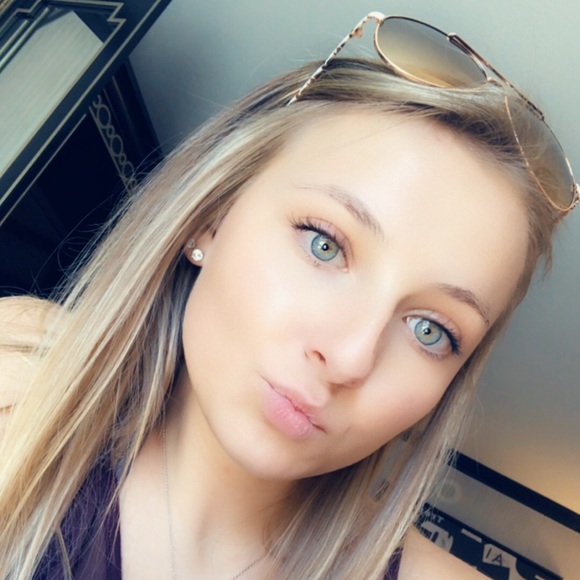 Meet your Posher, Lindsey - Picture 1 of 1